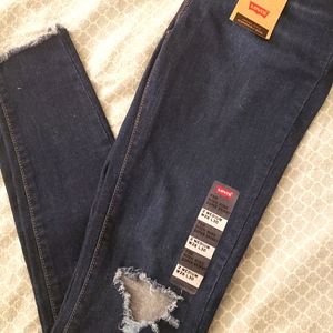 Levi's 720 High Rise Super Skinny Jeans in Dark Wash Distressed/Ripped
